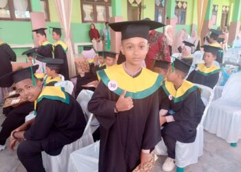 Zaki Sovereign Wisuda