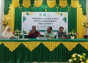 Dekan FTIK Narsum Acara Sema