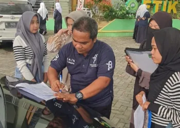 Melayani Mahasiswa FTIK