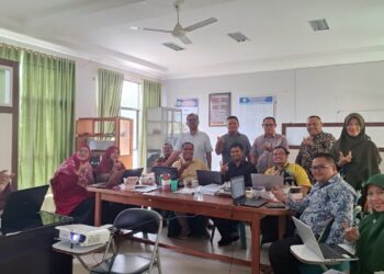 Tim Borang Prodi PAI FTIK Bedah Borang Dengan LPM