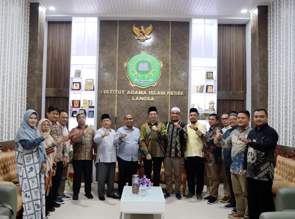 Bersama staf ahli menteri agama RI