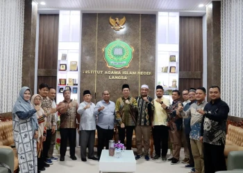 Bersama staf ahli menteri agama RI